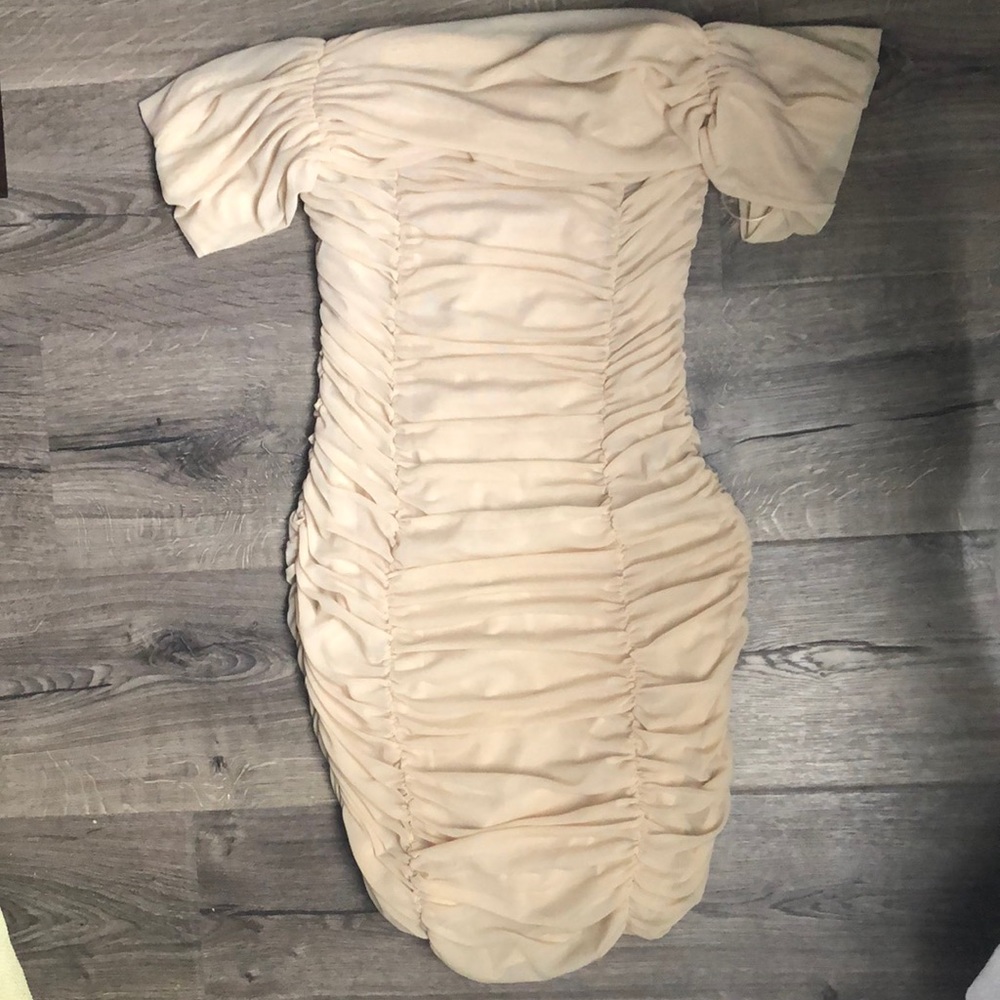 NEW WITH TAGS, Medium Nude dress, OOTDFash